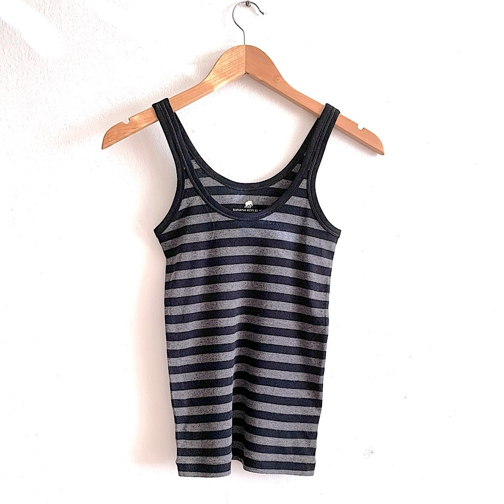 Banana Republic - Black and Gray Sleeveless Tank Top!